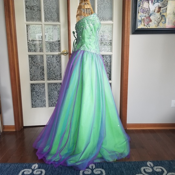 Mardi Gras Gown Studio 17 Green Purple Beaded Sz 8 - Picture 3 of 8